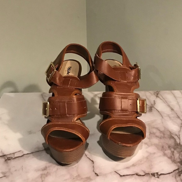 Gladiator Heel - Picture 2 of 9